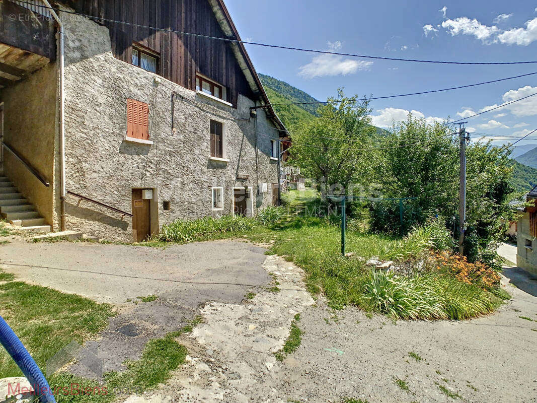 Maison à LES CHAVANNES-EN-MAURIENNE