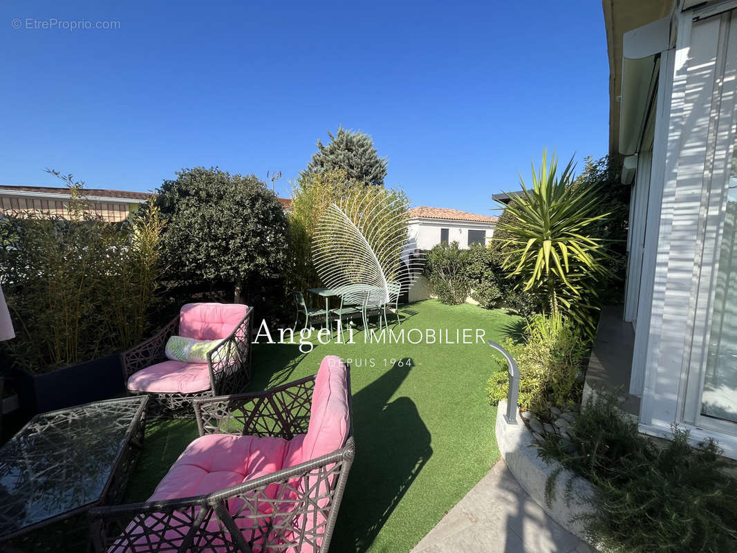 Maison à ROQUEBRUNE-SUR-ARGENS