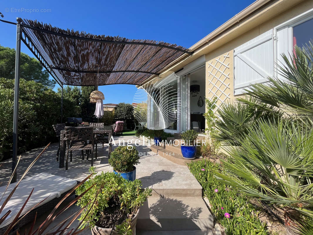 Maison à ROQUEBRUNE-SUR-ARGENS