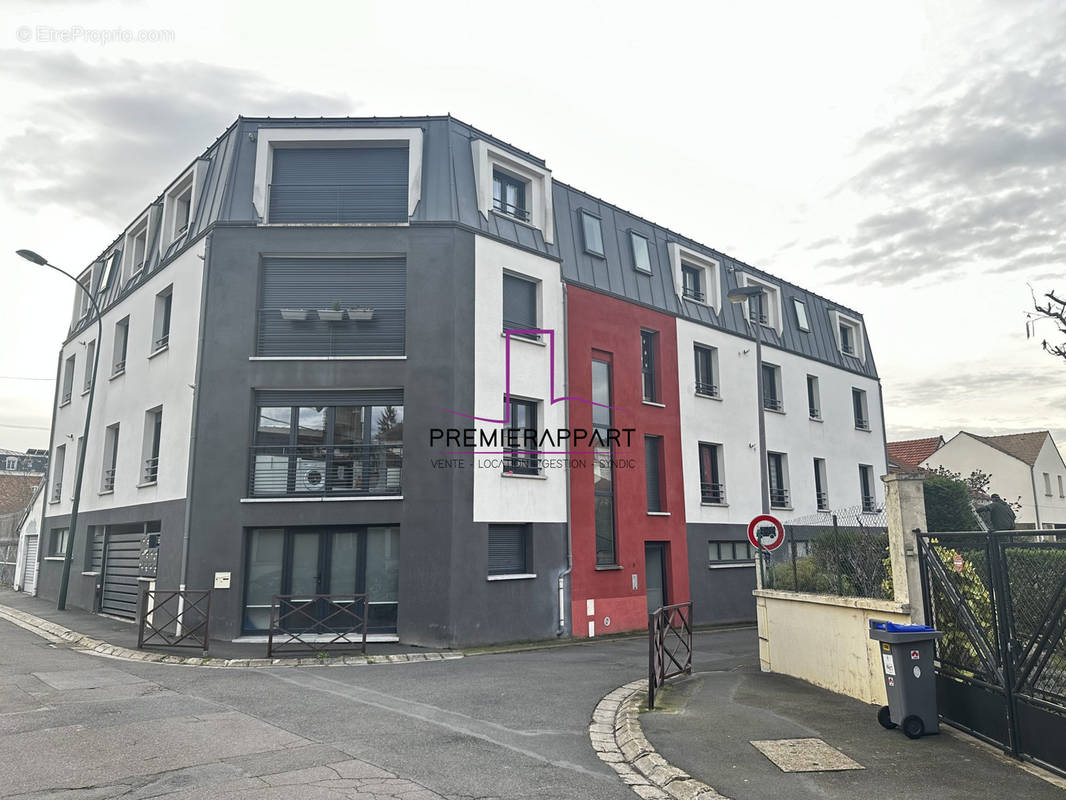 Appartement à SARTROUVILLE