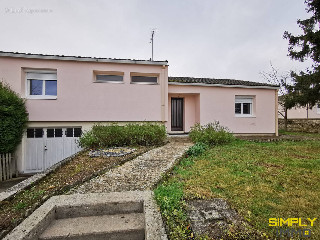 Maison à AVAILLES-EN-CHATELLERAULT