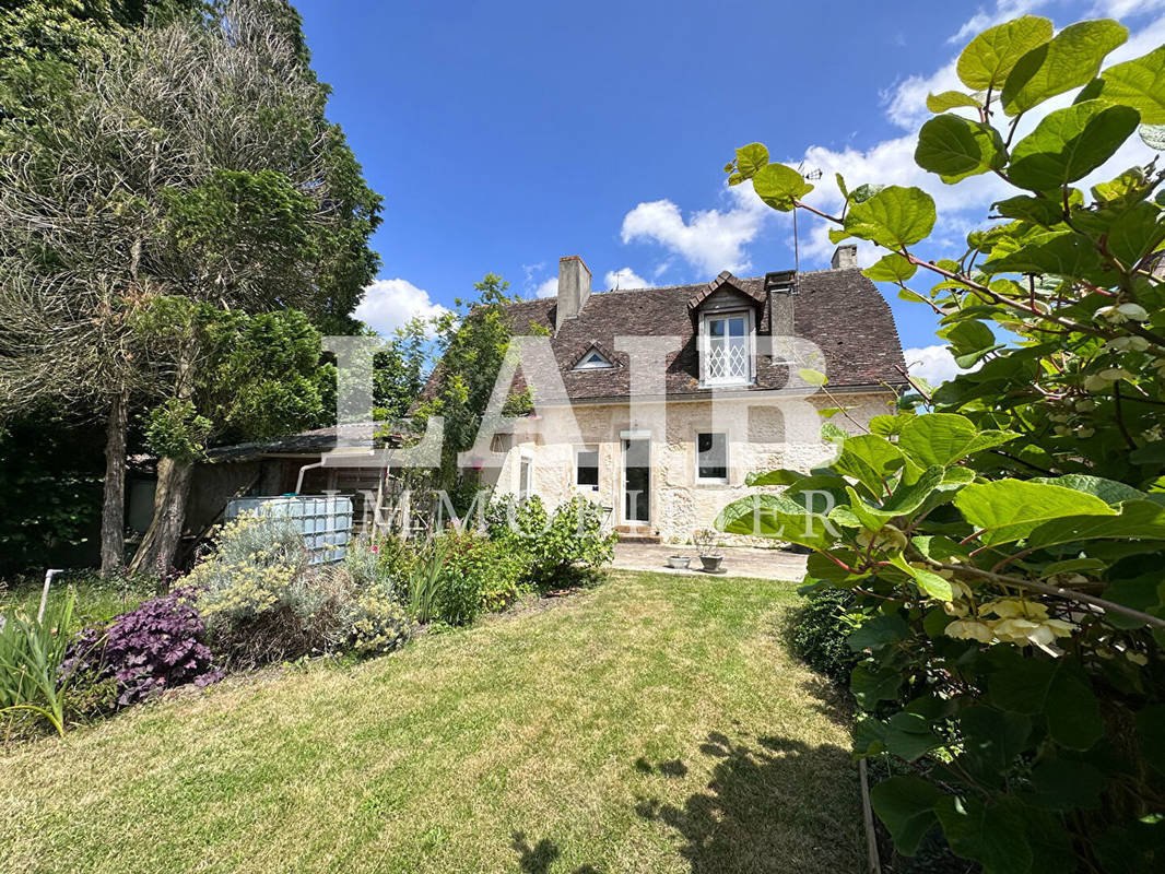 Maison à SAINT-COSME-EN-VAIRAIS