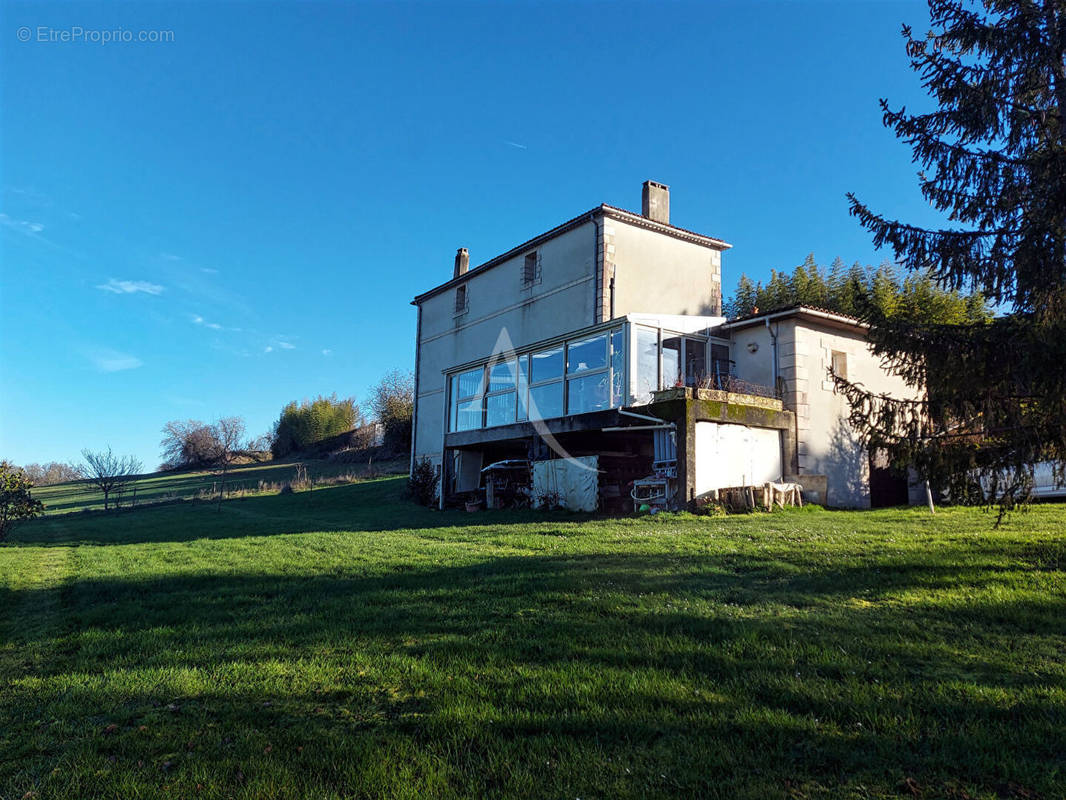 Maison à ROQUEFORT