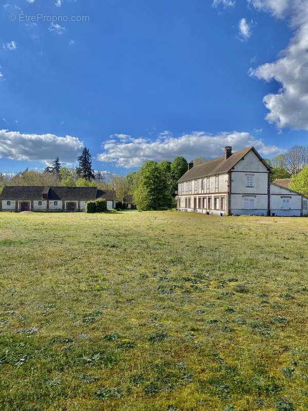 Maison à ILLIERS-L&#039;EVEQUE