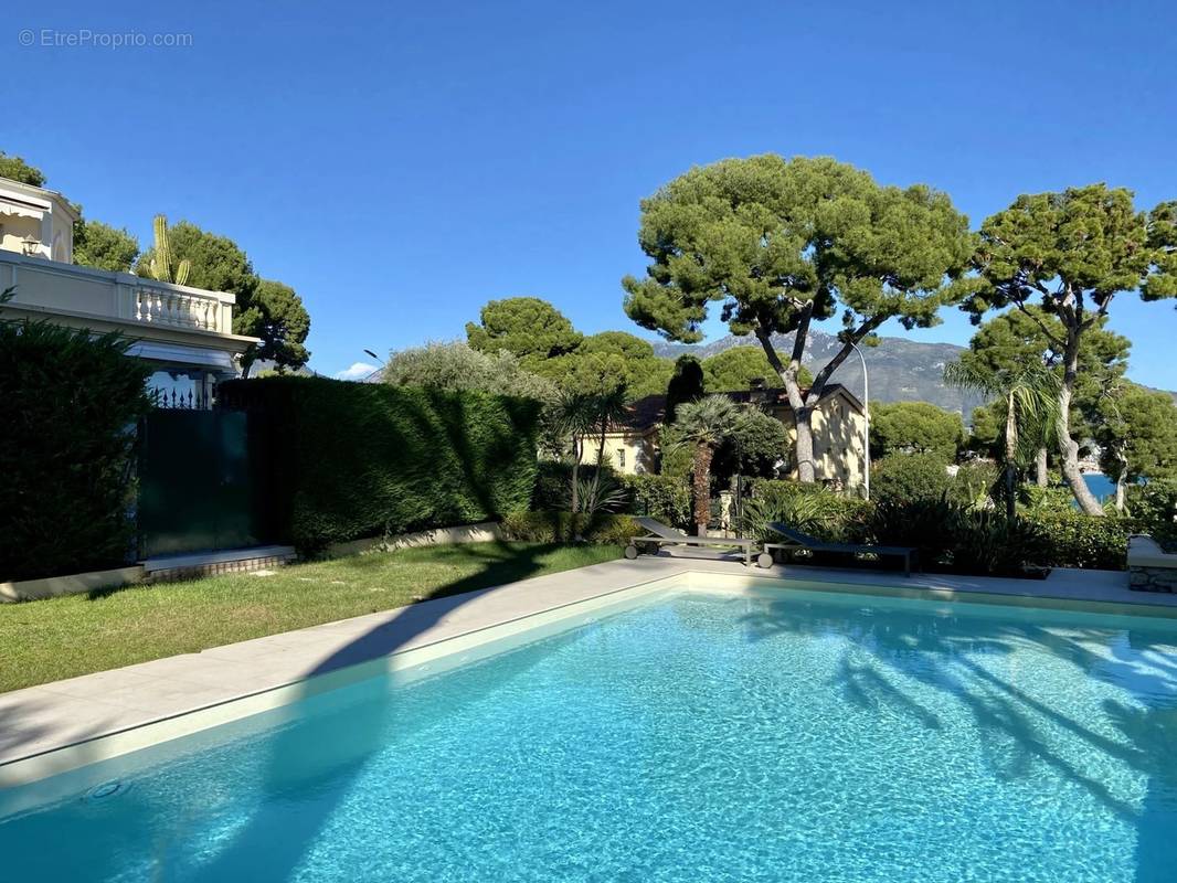 Appartement à ROQUEBRUNE-CAP-MARTIN