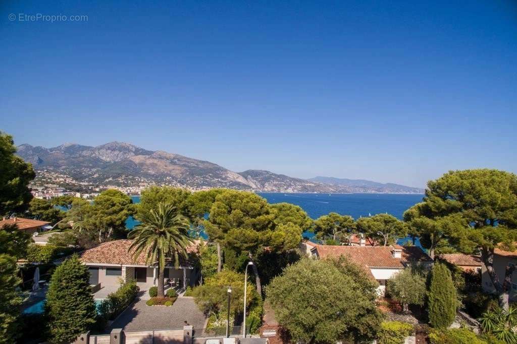 Appartement à ROQUEBRUNE-CAP-MARTIN