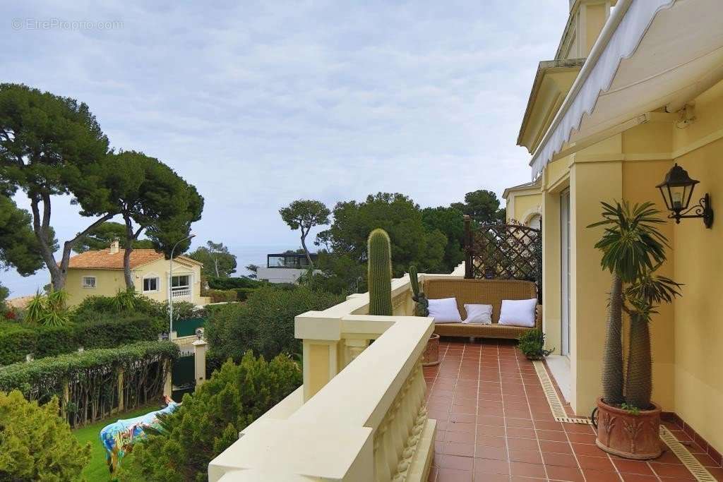 Appartement à ROQUEBRUNE-CAP-MARTIN