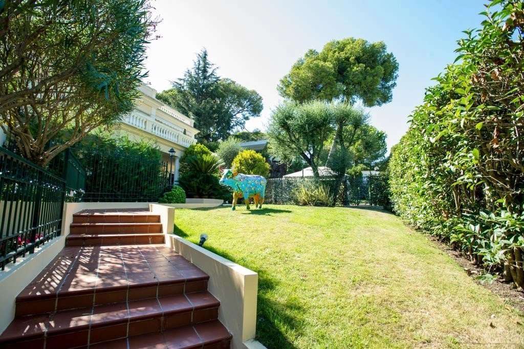 Appartement à ROQUEBRUNE-CAP-MARTIN