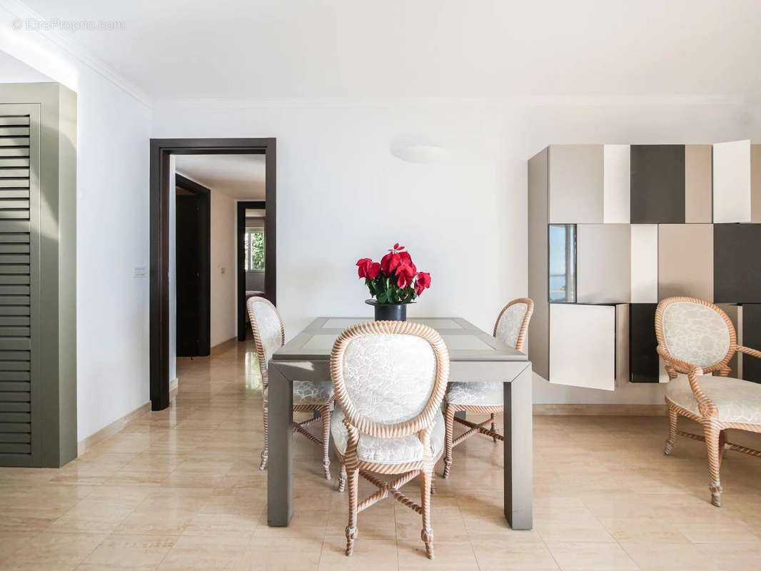 Appartement à ROQUEBRUNE-CAP-MARTIN