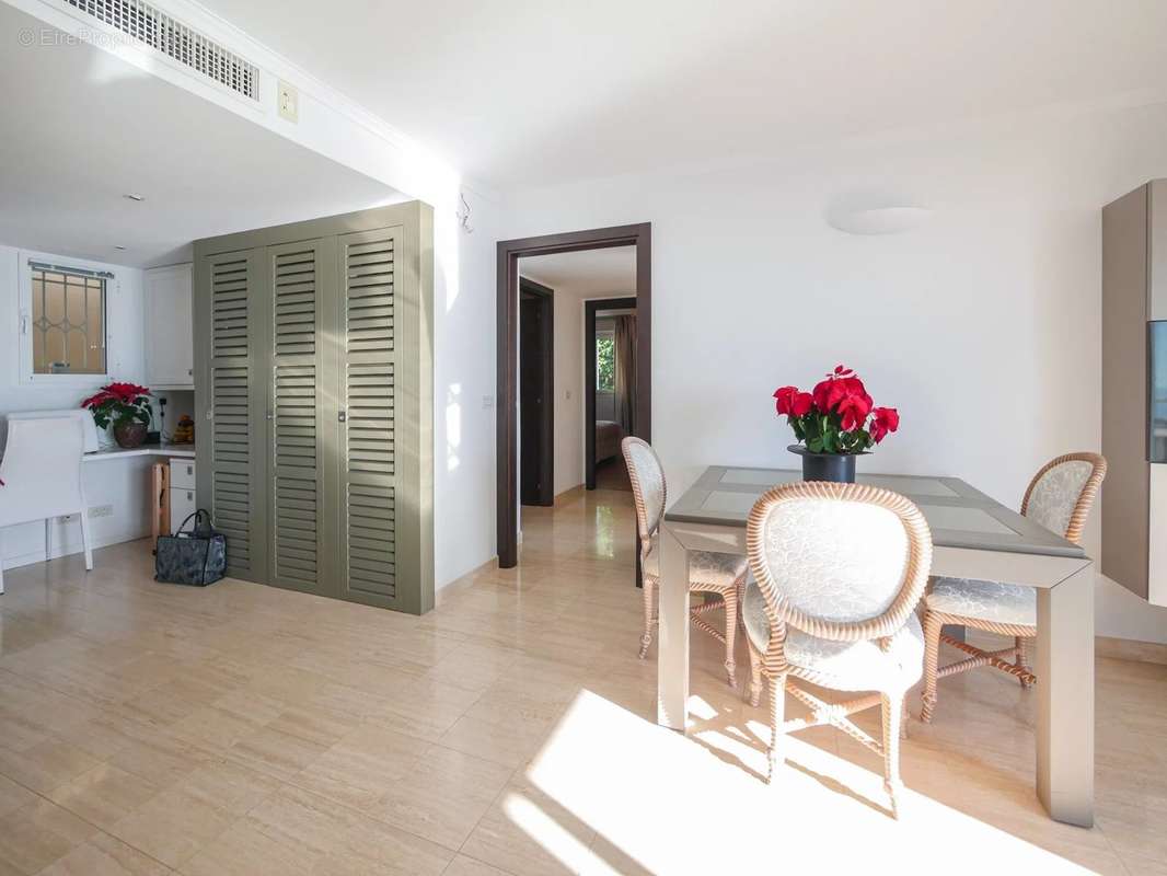 Appartement à ROQUEBRUNE-CAP-MARTIN