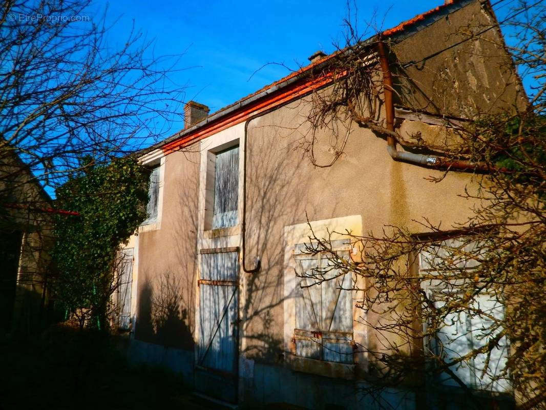 Maison à LES BORDES