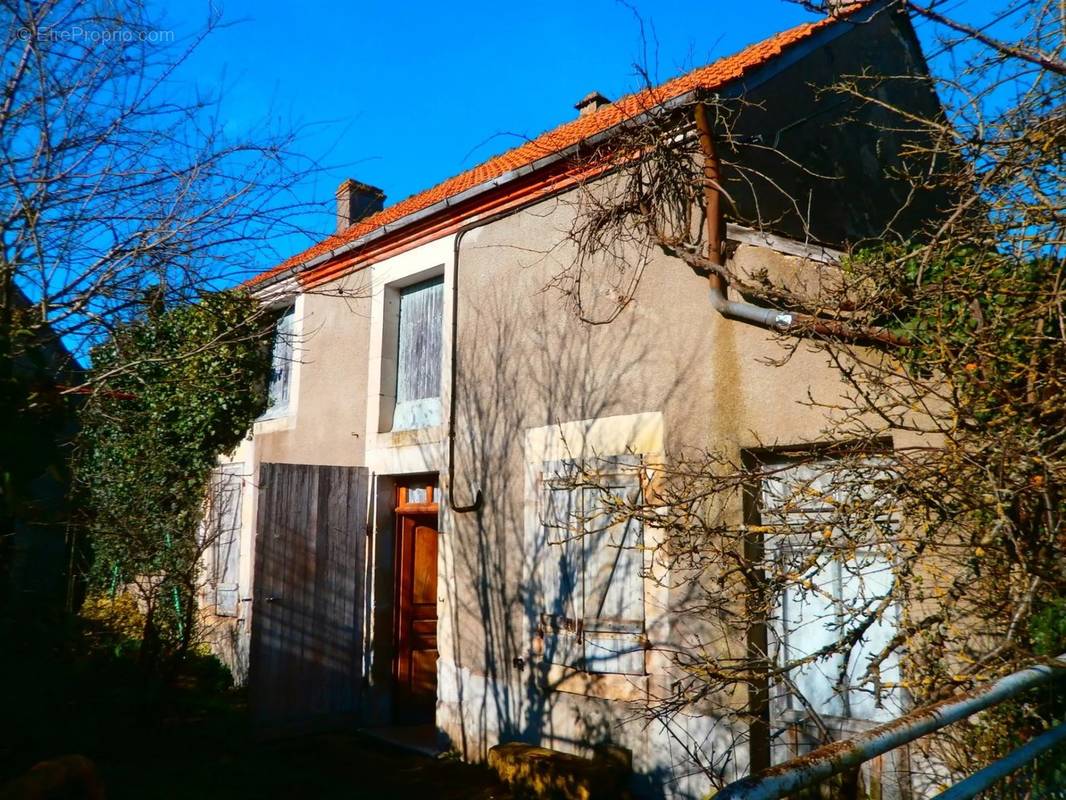 Maison à LES BORDES