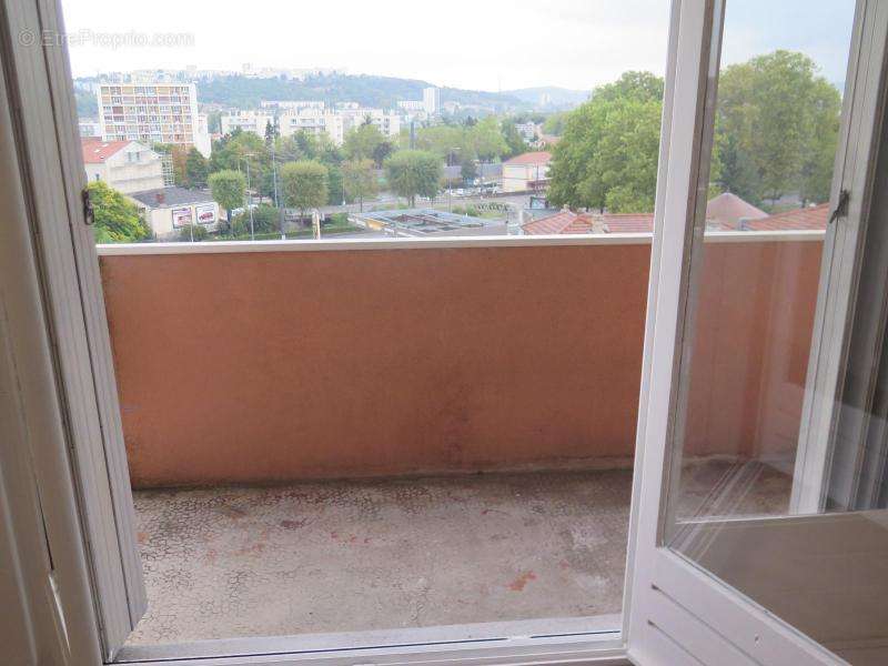   - Appartement à SAINT-ETIENNE