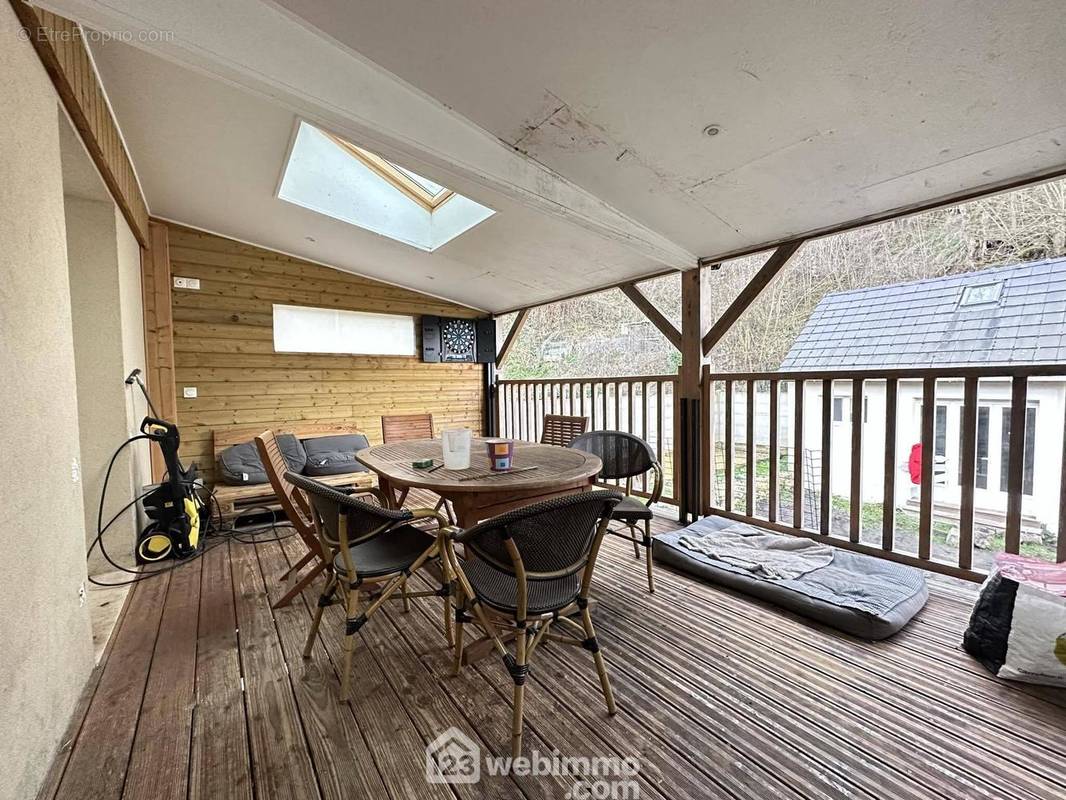 Une belle terrasse - Maison à LAON