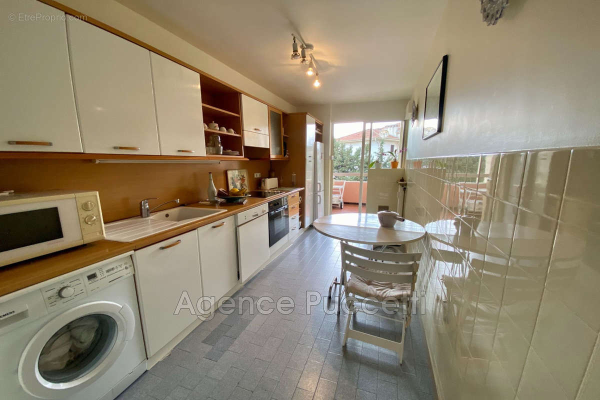 Appartement à VENCE