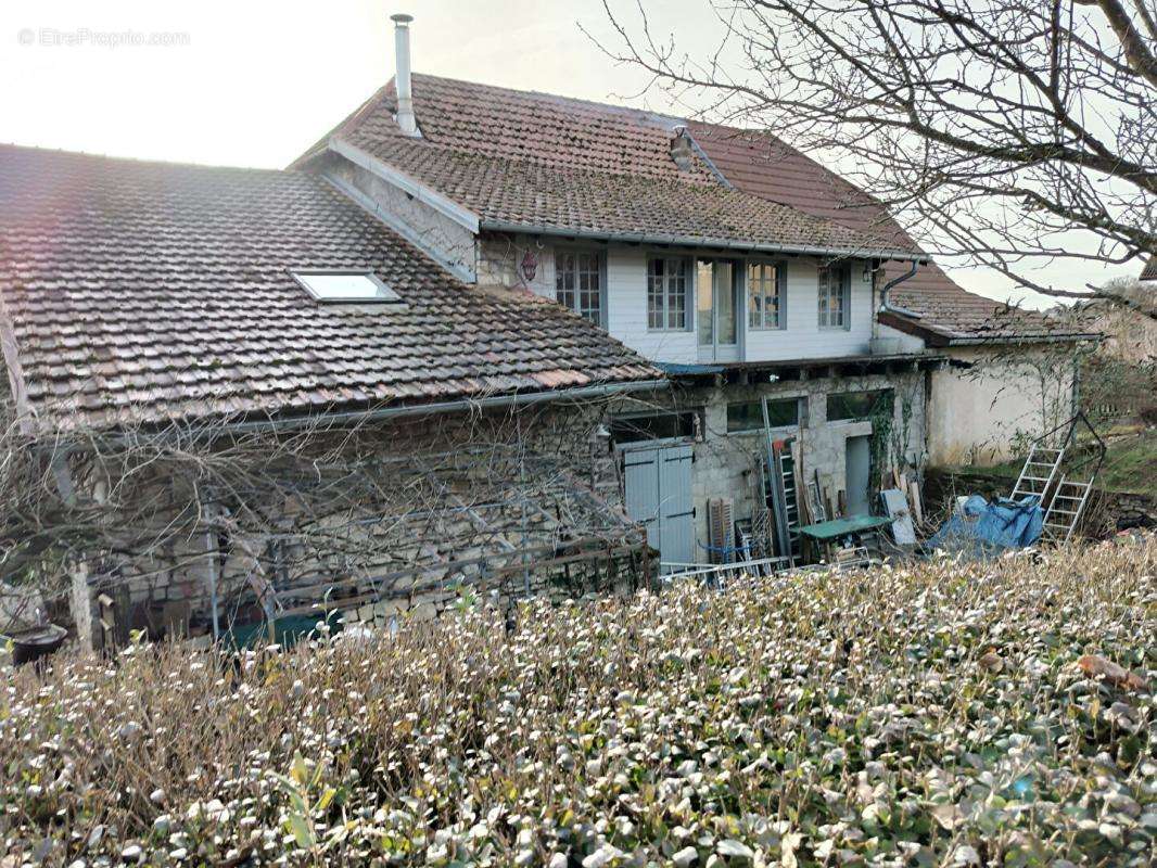 Maison à SAINT-MAURICE-COLOMBIER