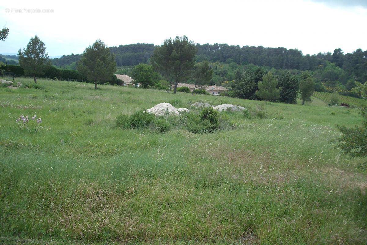 Terrain à VILLENEUVE-MINERVOIS