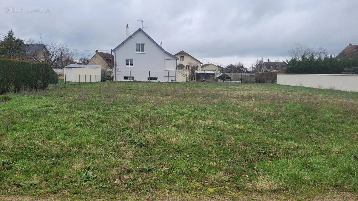 Terrain à MONTOIRE-SUR-LE-LOIR