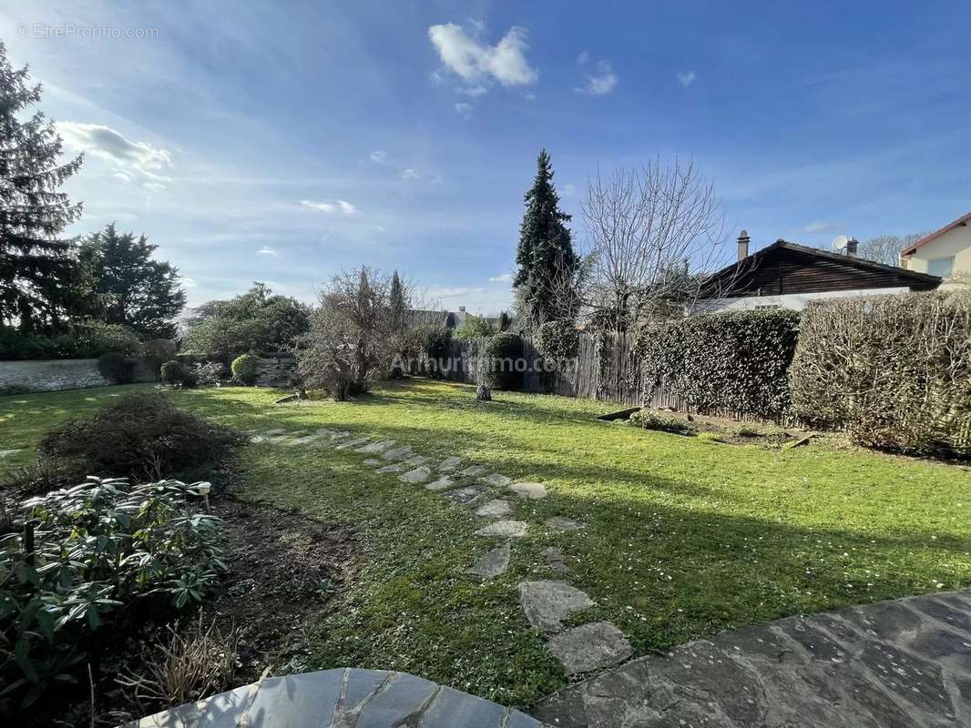 Maison à SOISY-SUR-SEINE