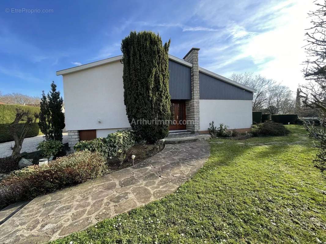 Maison à SOISY-SUR-SEINE