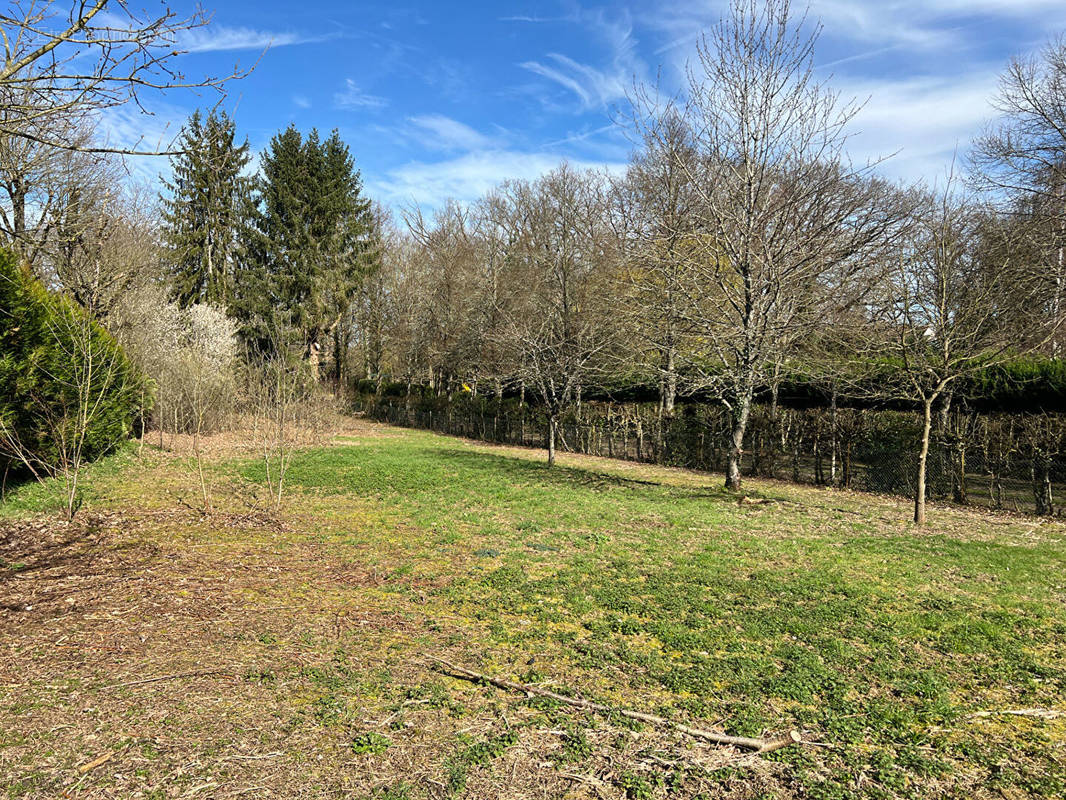 Terrain à MONTFORT-L&#039;AMAURY