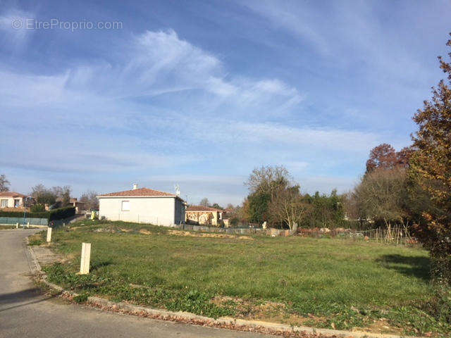 CASTERA VERDUZAN Terrains à vendre - Terrain à CASTERA-VERDUZAN