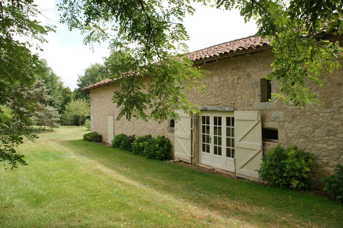 côté nord - Maison à CASTERA-VERDUZAN