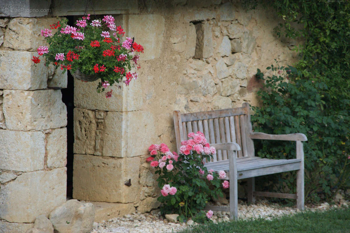 dépendances - Maison à CASTERA-VERDUZAN