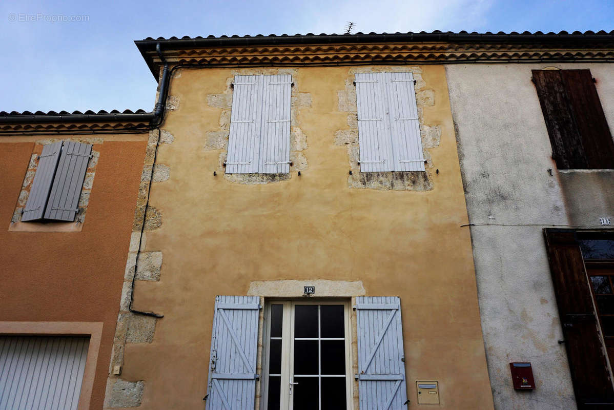 façade sud - Maison à VIC-FEZENSAC