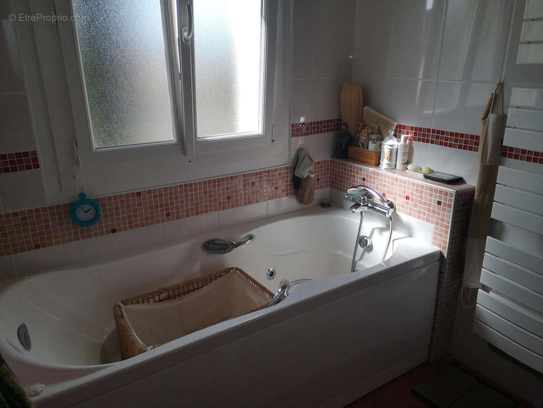 salle de bain - Maison à MIRANDE