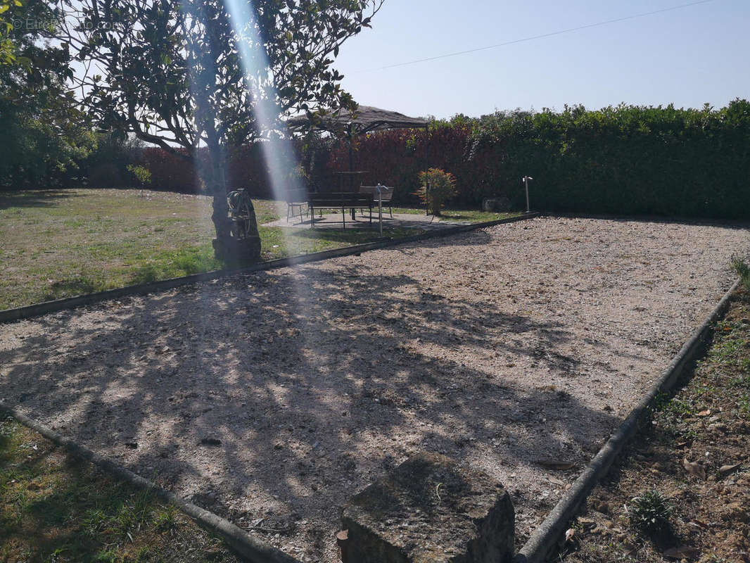 terrain pétanque - Maison à MIRANDE