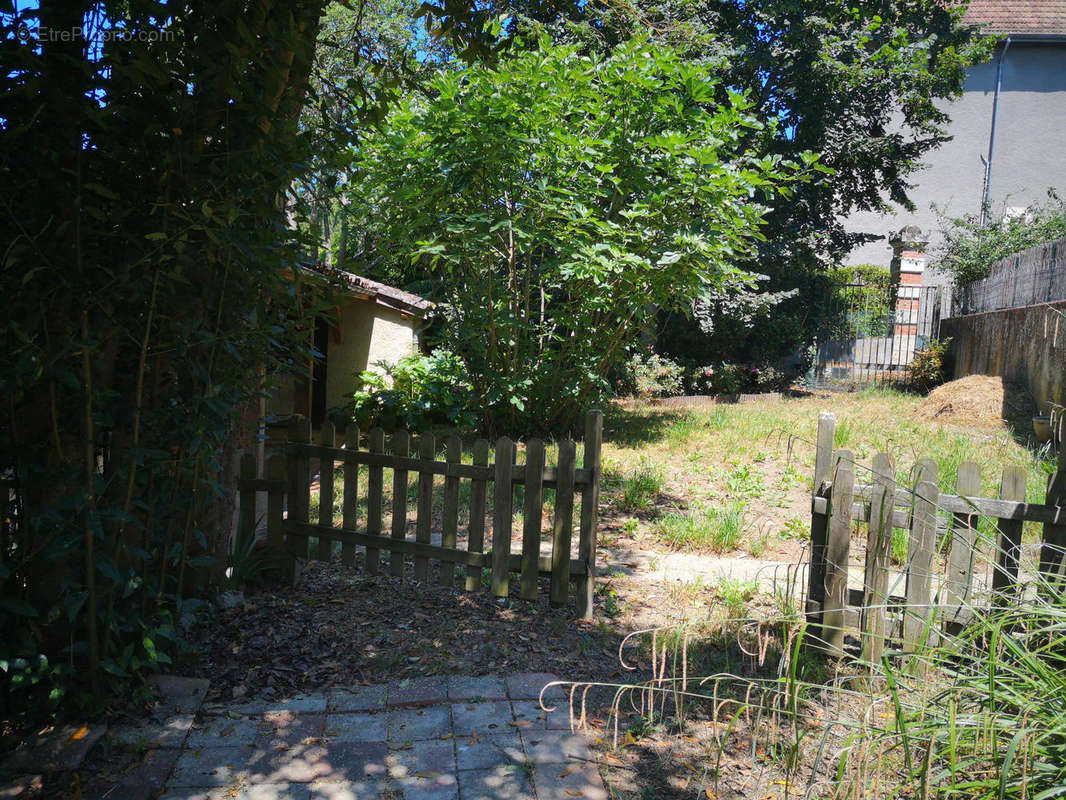 jardin entre les 2 maisons - Maison à AUCH