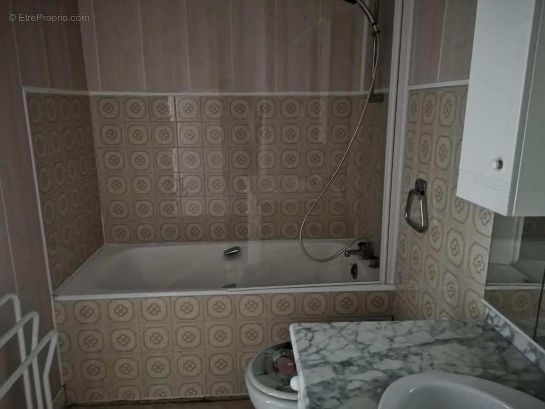 salle de bain maison de rue - Maison à AUCH