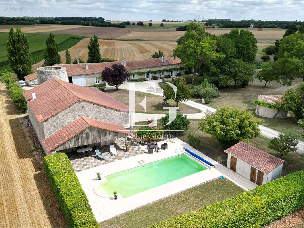 Maison à VILLEFAGNAN