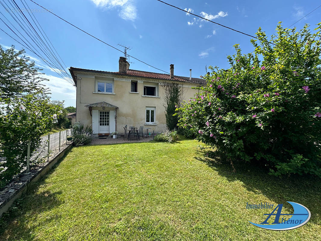 Maison à SAINT-ASTIER