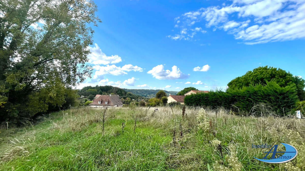 Terrain à SARLAT-LA-CANEDA