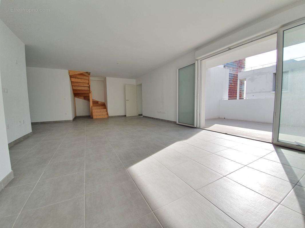 Appartement à MARSEILLE-2E