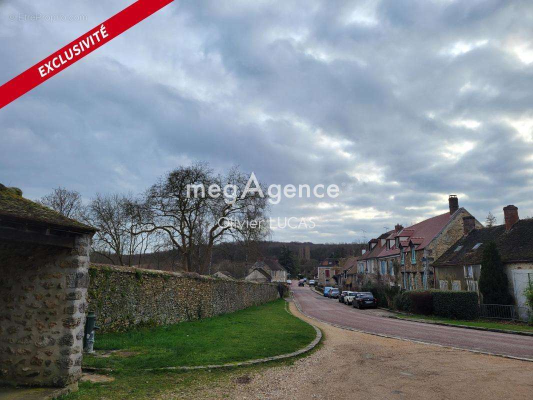 Maison à LA CELLE-LES-BORDES