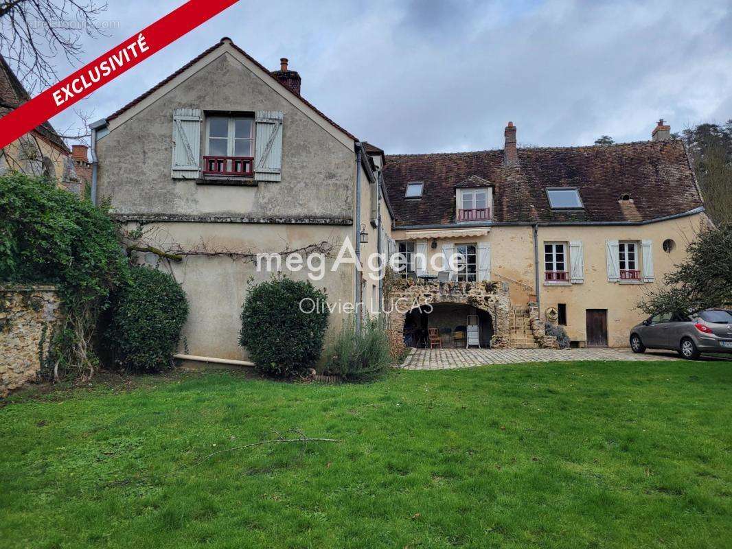 Maison à LA CELLE-LES-BORDES