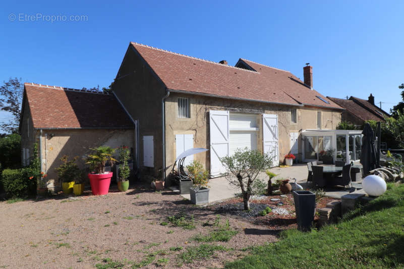 Maison à LA GUERCHE-SUR-L&#039;AUBOIS