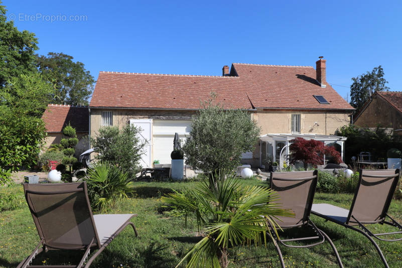 Maison à LA GUERCHE-SUR-L&#039;AUBOIS