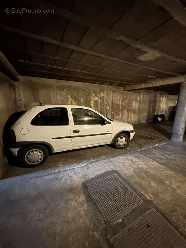 Parking à MARSEILLE-3E