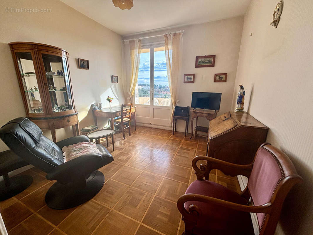 Appartement à TASSIN-LA-DEMI-LUNE