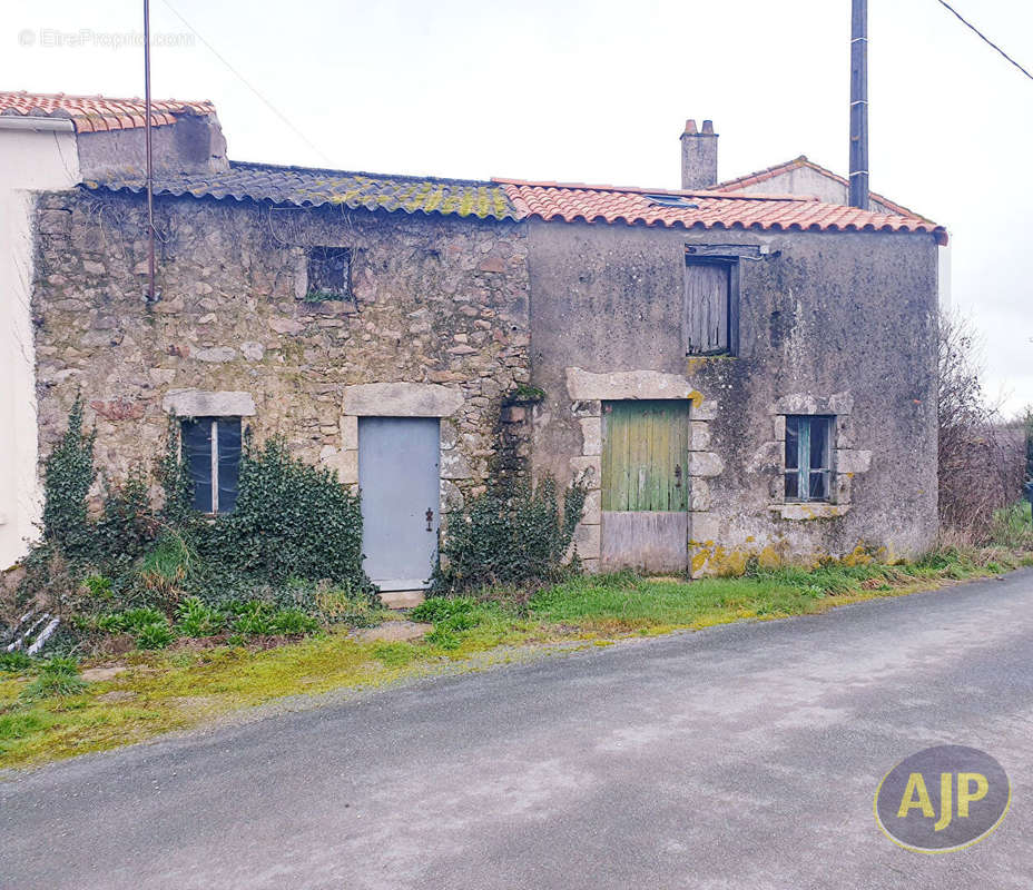 Maison à BAZOGES-EN-PAILLERS