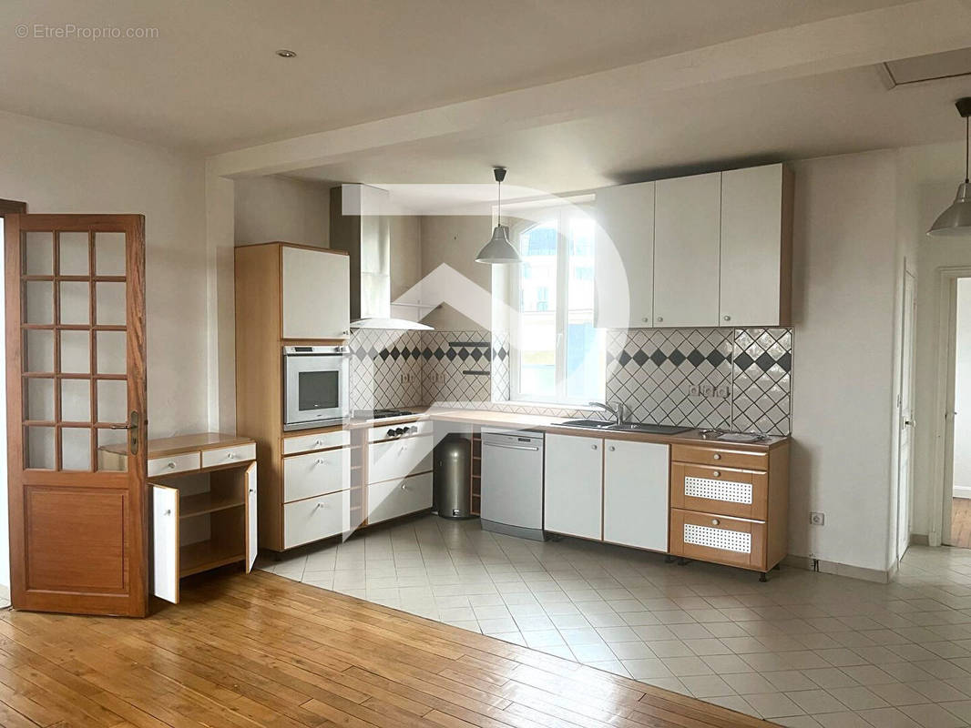 Appartement à LE PERREUX-SUR-MARNE