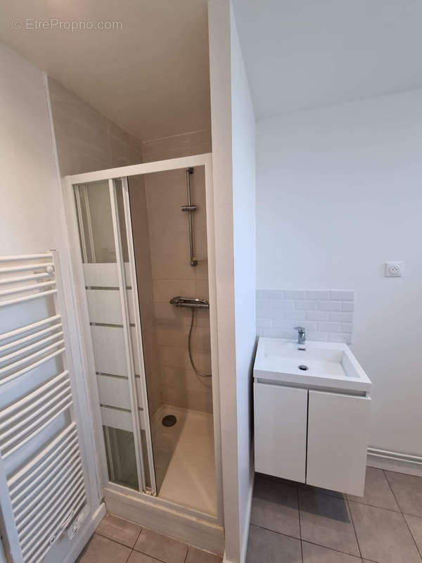 Appartement à COURRIERES