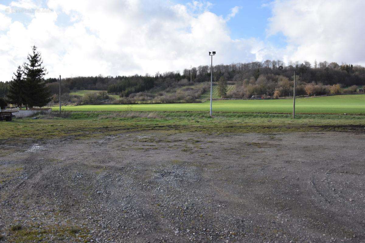 Terrain à VILCEY-SUR-TREY