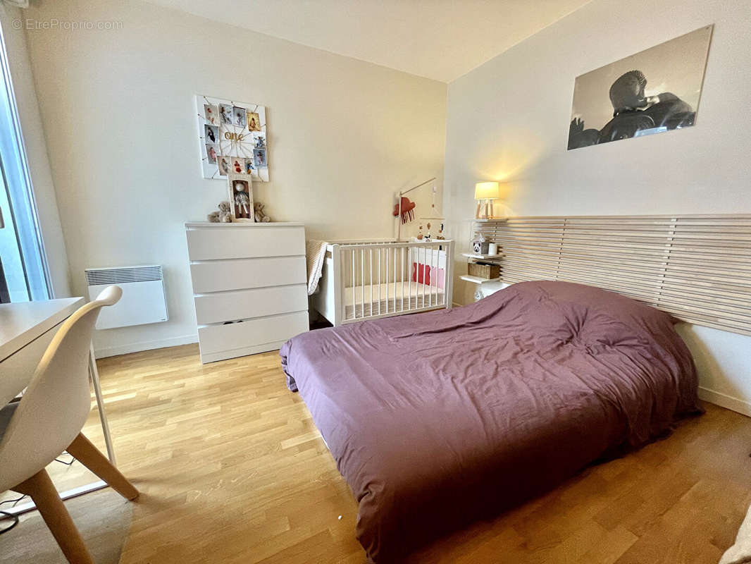 Appartement à COURBEVOIE