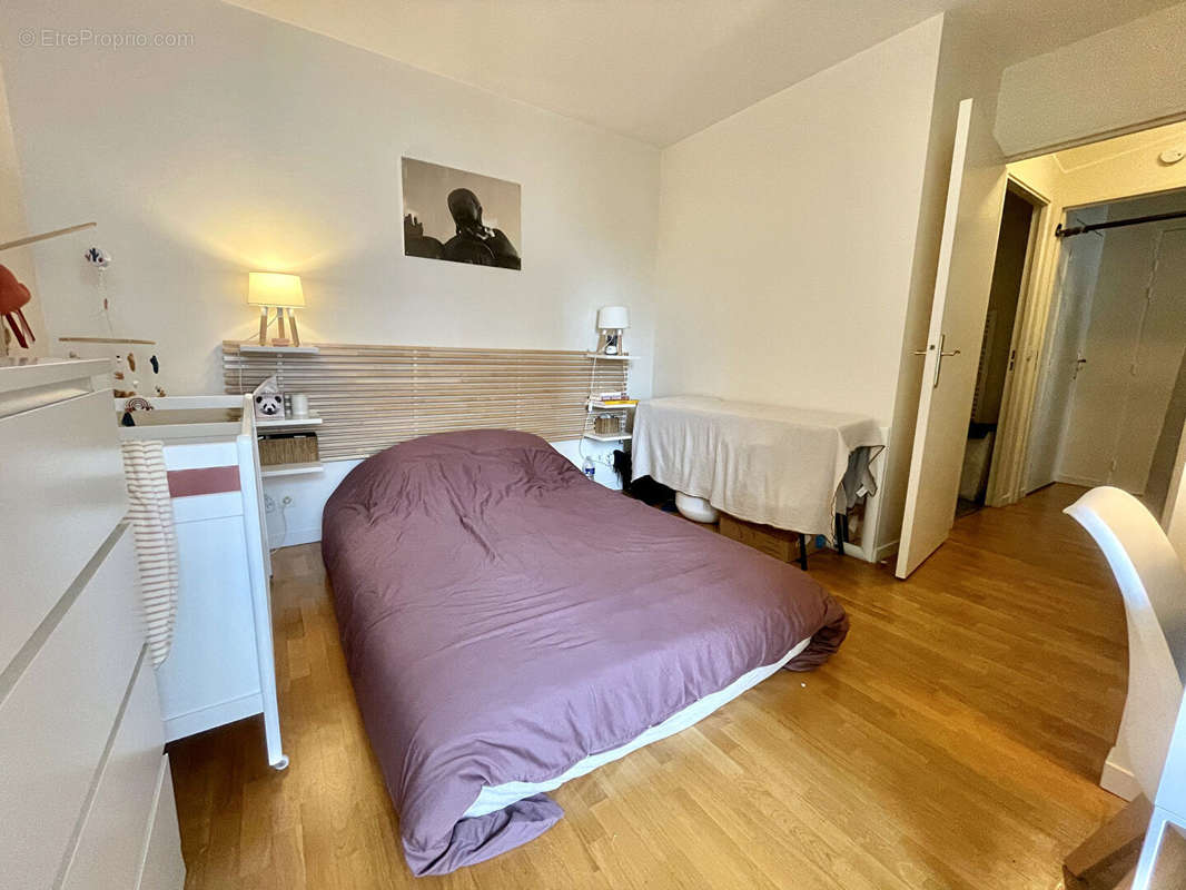 Appartement à COURBEVOIE