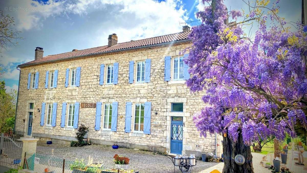 Maison à MONTPEZAT-DE-QUERCY